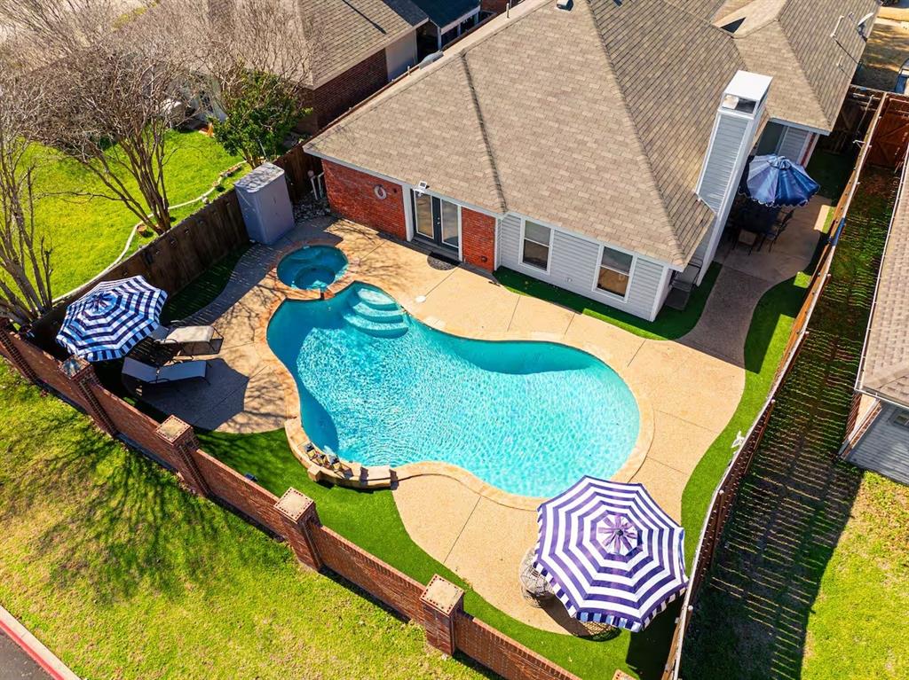 2202 Ashwood Court