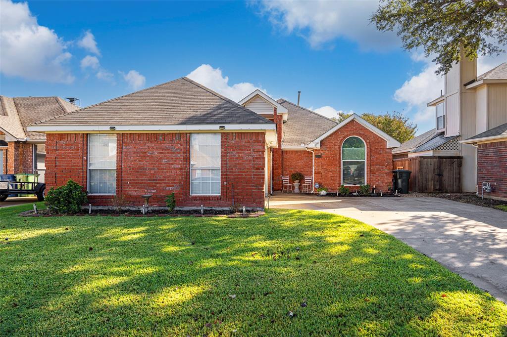 2202 Ashwood Court