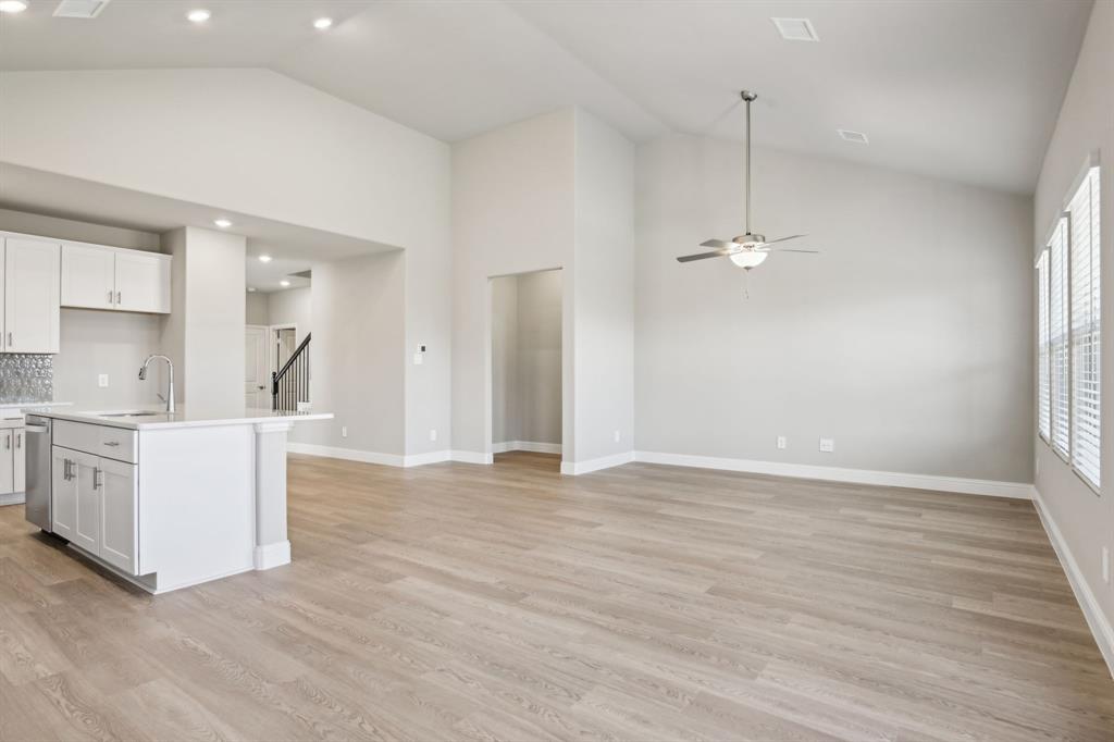 2127 Horseshoe Lane