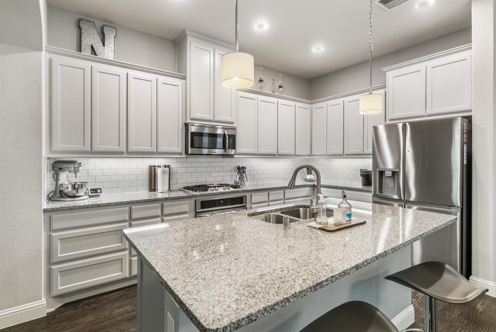 1207 Harris Hawk Way