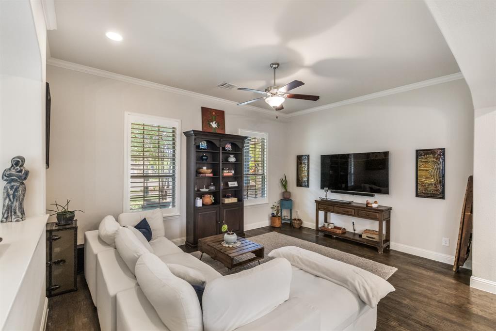1207 Harris Hawk Way
