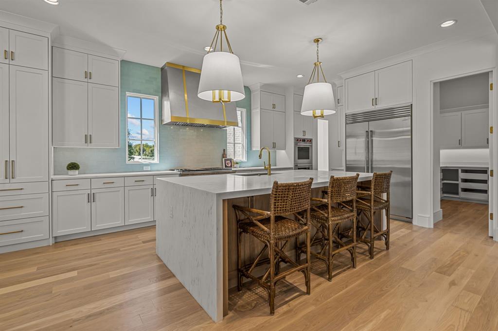 Montrachet - Residential