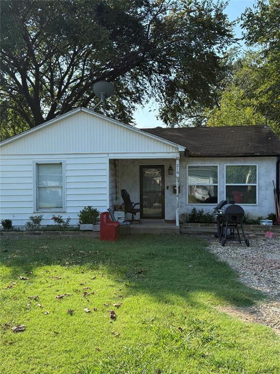 210 W Dexter Street