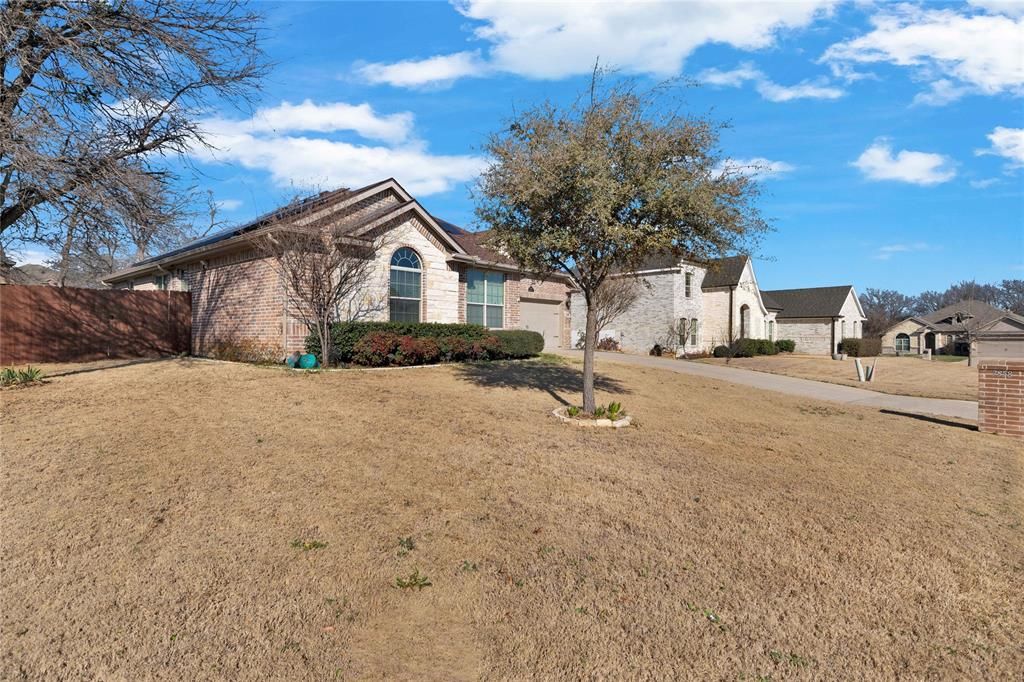 Photo of 7358 Waterwell Trail, Forest Hill, TX 76140 (MLS # 21178229)