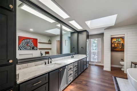 2715 Green Oaks Boulevard Arlington TX 76017