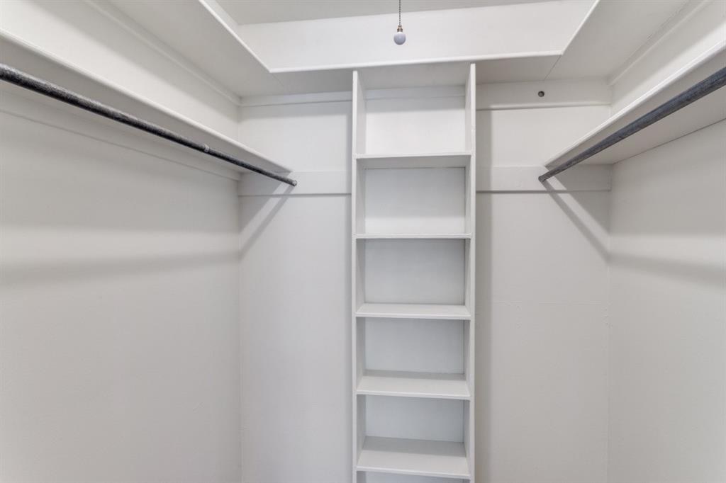 Ridglea Estate Condo - Residential