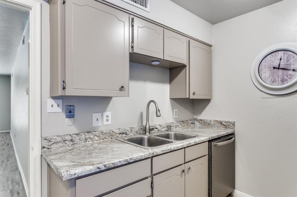 Ridglea Estate Condo - Residential