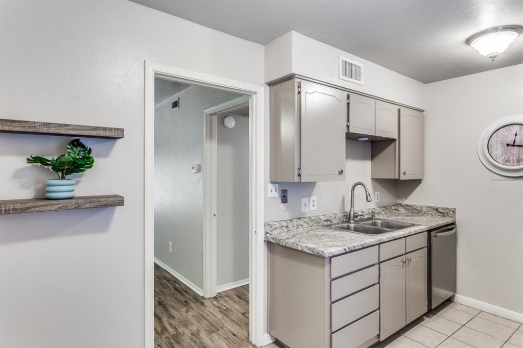 Ridglea Estate Condo - Residential