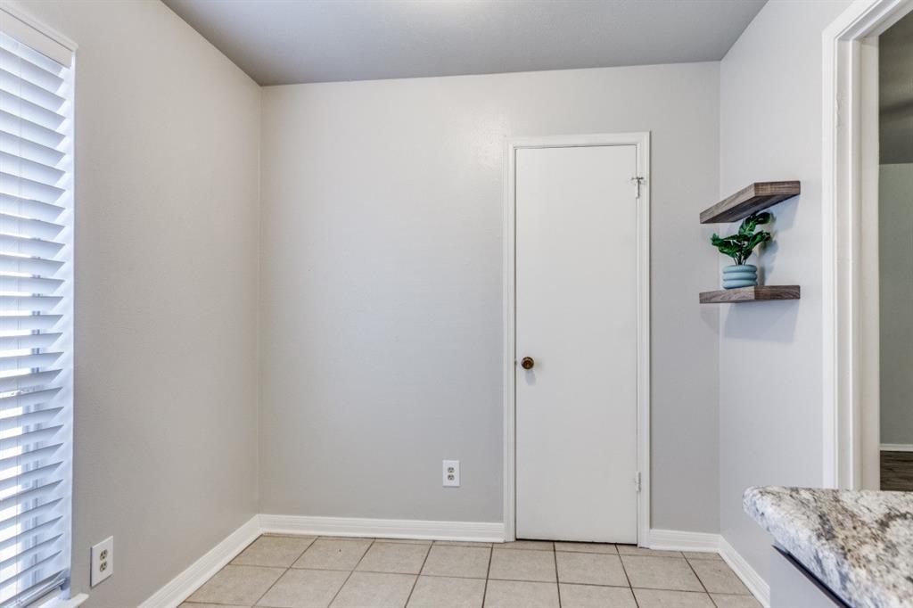 Ridglea Estate Condo - Residential