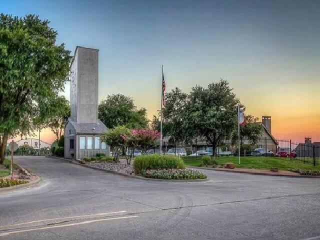 1815 Signal Ridge Place