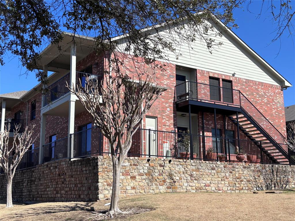 1815 Signal Ridge Place