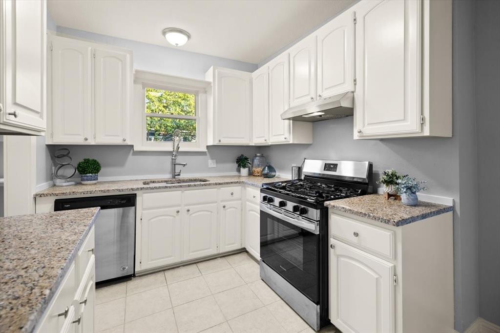 Lawn Place Add - Residential