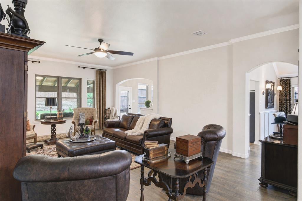 1106 Oakhollow Drive