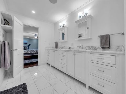 Tiny photo for 3315 Mockingbird Lane, Highland Park, TX 75205 (MLS # 21159653)