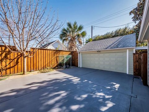 Tiny photo for 3315 Mockingbird Lane, Highland Park, TX 75205 (MLS # 21159653)