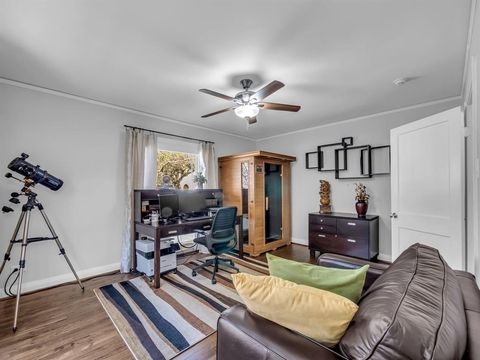 Tiny photo for 3315 Mockingbird Lane, Highland Park, TX 75205 (MLS # 21159653)