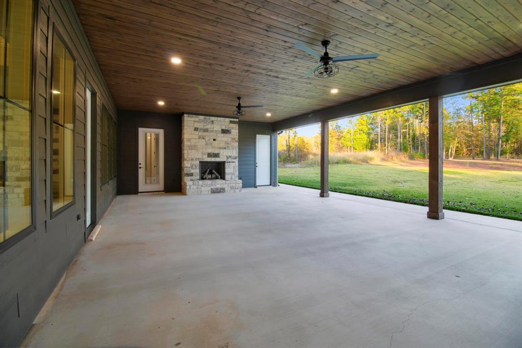 Stone Chimney Cove - Residential