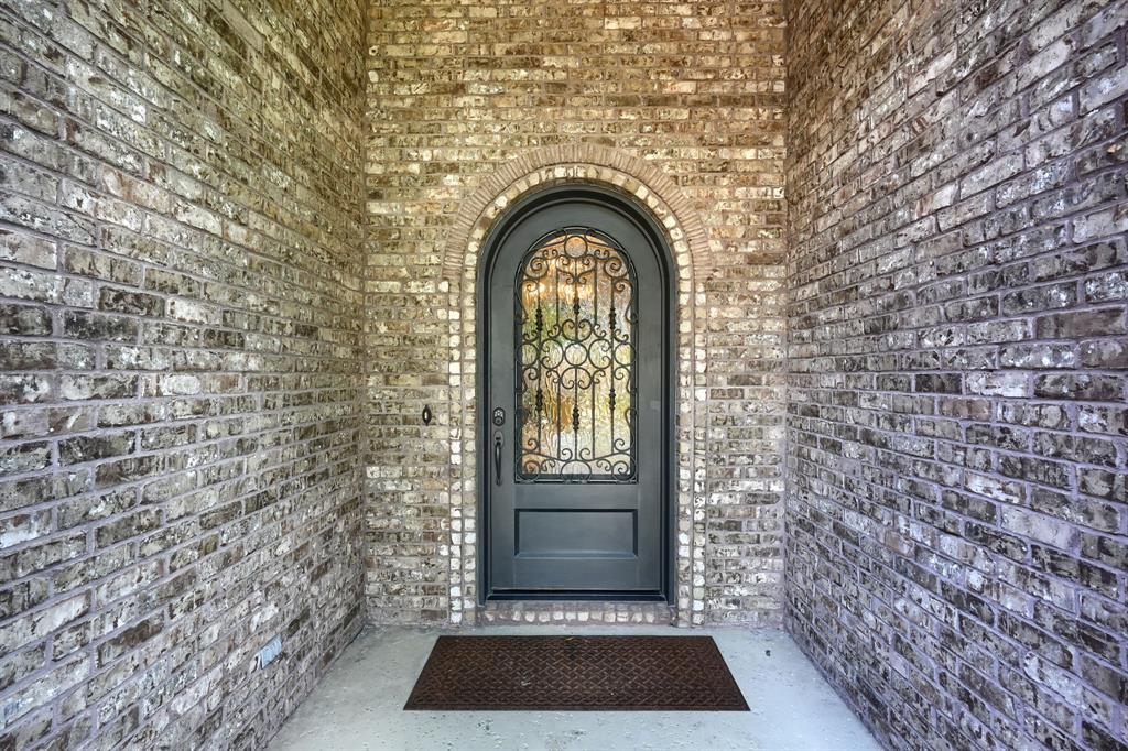 8009 Canyon Oak Drive