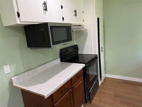 Photo of 618 Franklin Avenue, Pottsboro, TX 75076 (MLS # 21153969)