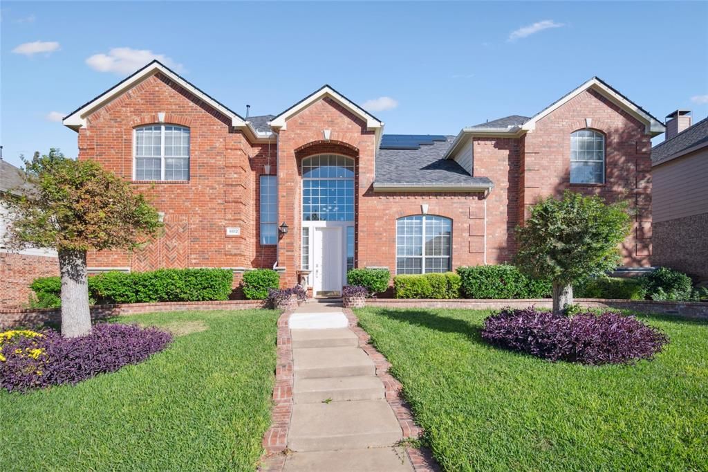 Photo for 8812 Bluffcreek Lane, Plano, TX 75024 (MLS # 21094098)