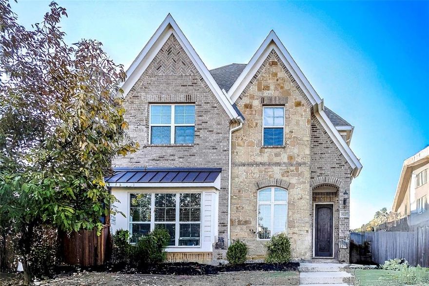 This stunning 4-bedroom, 3-bathroom single-family home is available for rent and offers
spacious living with modern features. The thoughtful layout includes a first-floor master
bedroom, an additional bedroom, and a large upstairs area with two bedrooms, a game room,
and a media room. Highlights include 12-foot ceilings, hardwood floors, plush carpet in
bedrooms, a chef’s kitchen with granite countertops, and stainless-steel appliances. The home
is east facing, providing plenty of natural light.
Key features include:
• Prime location: just behind Great Hearts Middle-High School and very near to Great
Hearts Elementary
• Low-maintenance, spacious backyard with newly built sliding gate and concrete
landscape offering privacy and security
• Access to community pool, walking, and biking paths
• 10-minute drive to DFW Airport and close to major highways 114, 161, and the PGBT
Toll Road
• A fully setup media room with a projector, speakers, and receiver
• Home comes with refrigerator, washer and dryer
This home blends comfort, style, and convenience, making it perfect for families and pets!