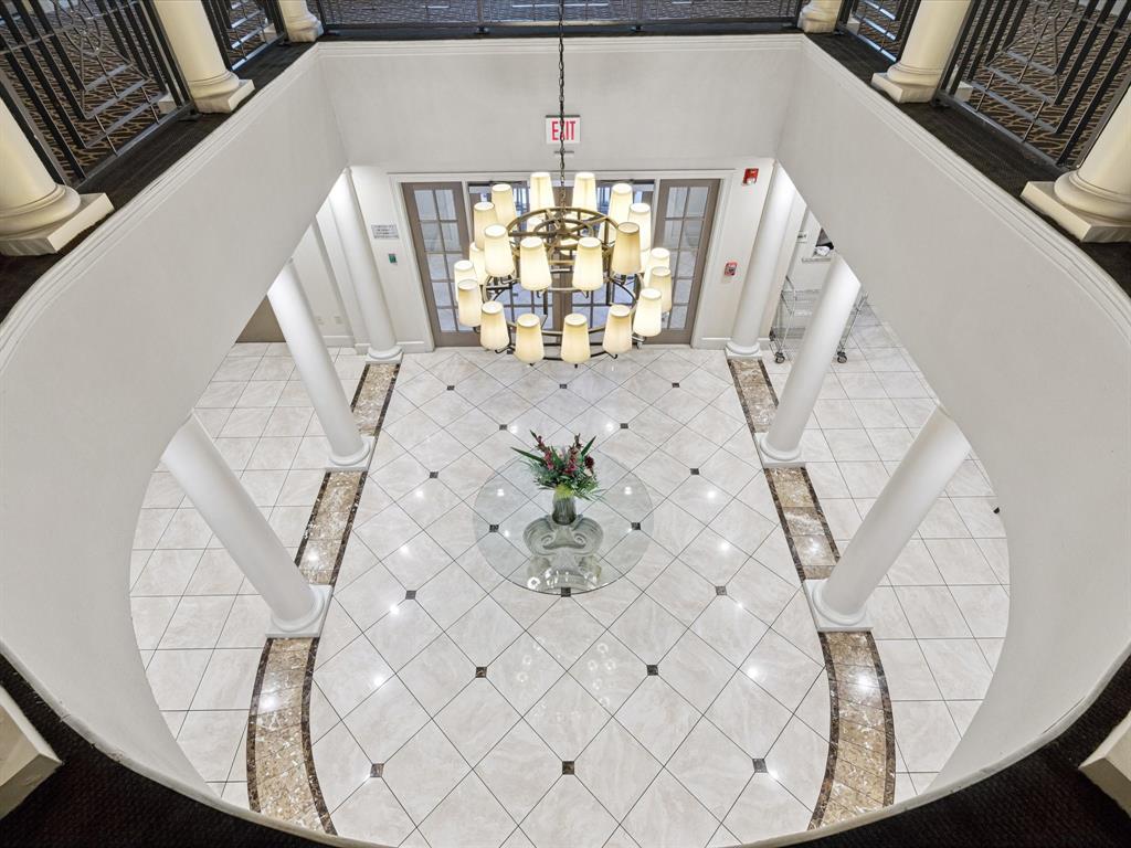 Wyndemere Condo - Residential