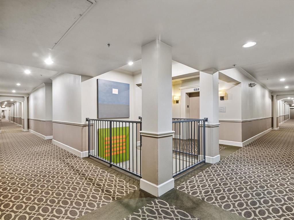 Wyndemere Condo - Residential