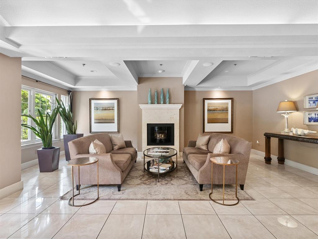 Wyndemere Condo - Residential