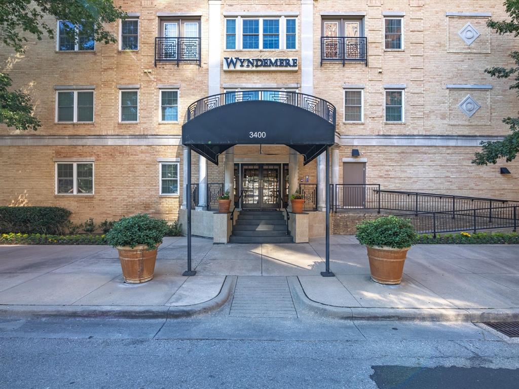 Wyndemere Condo - Residential