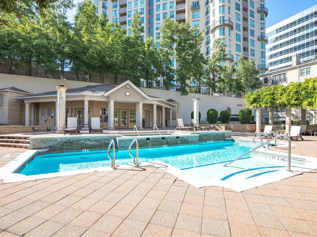 Wyndemere Condo - Residential