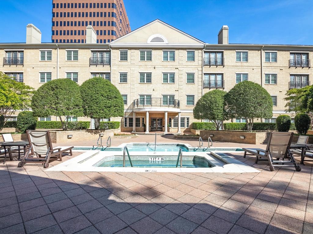 Wyndemere Condo - Residential