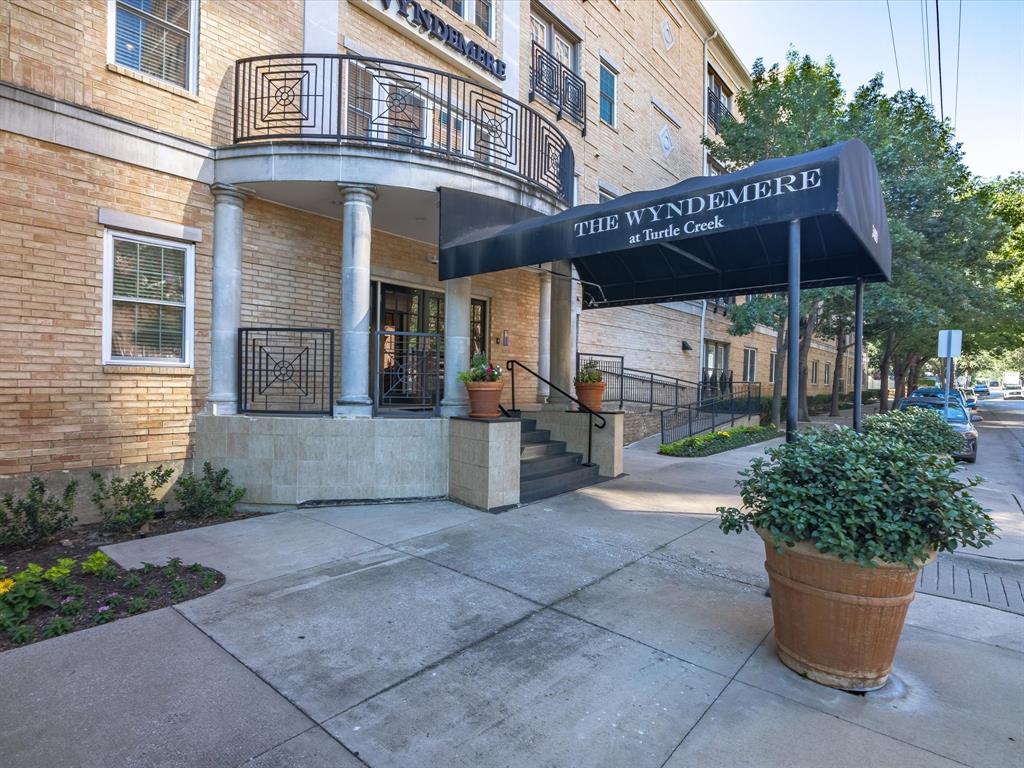 Wyndemere Condo - Residential