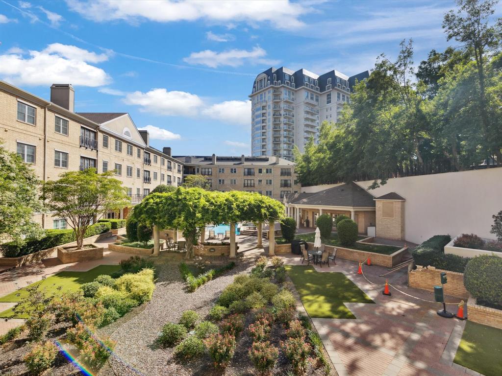 Wyndemere Condo - Residential