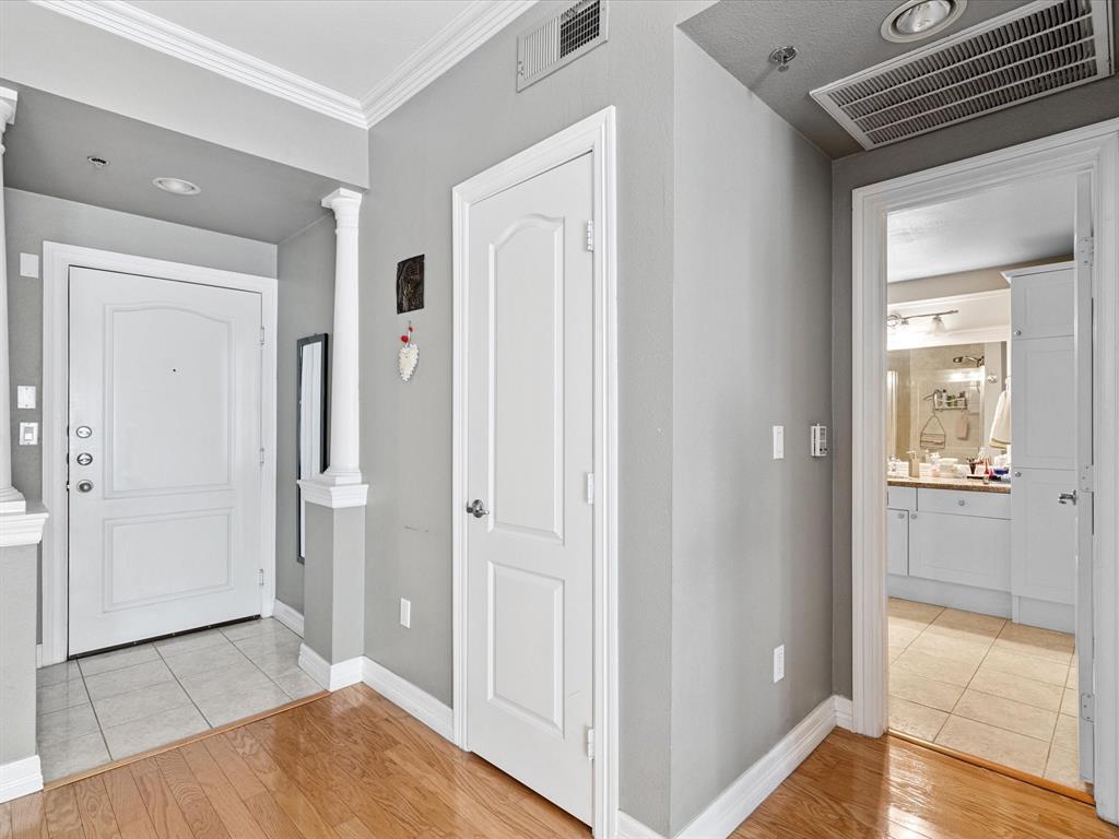 Wyndemere Condo - Residential