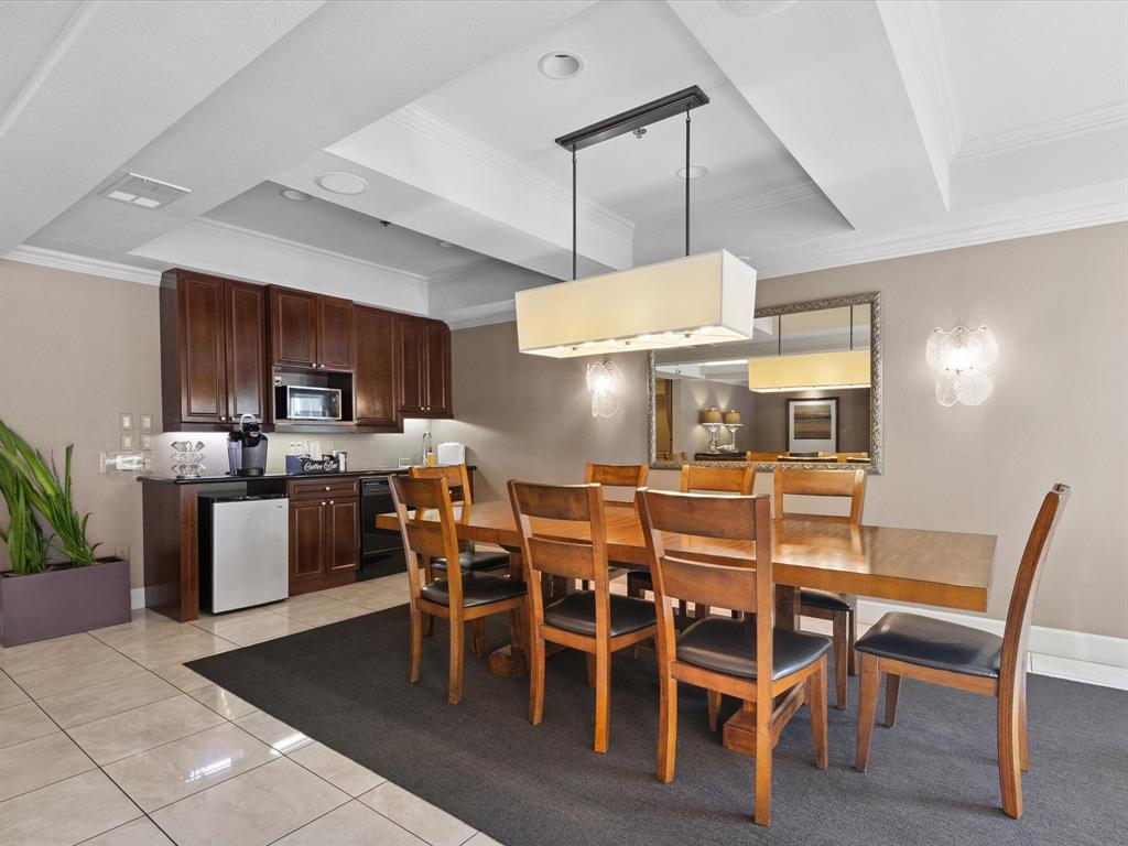 Wyndemere Condo - Residential