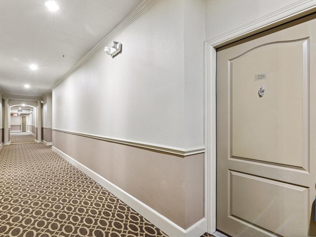 Wyndemere Condo - Residential