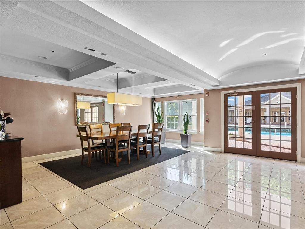 Wyndemere Condo - Residential