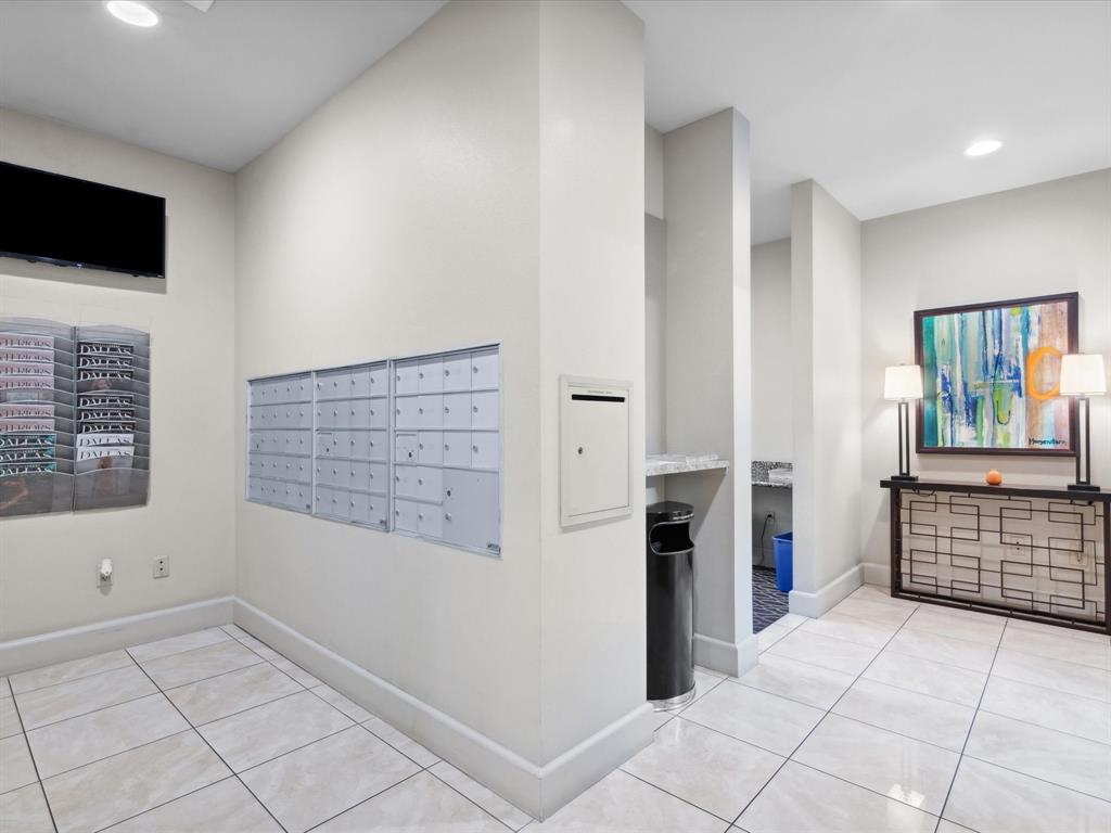 Wyndemere Condo - Residential