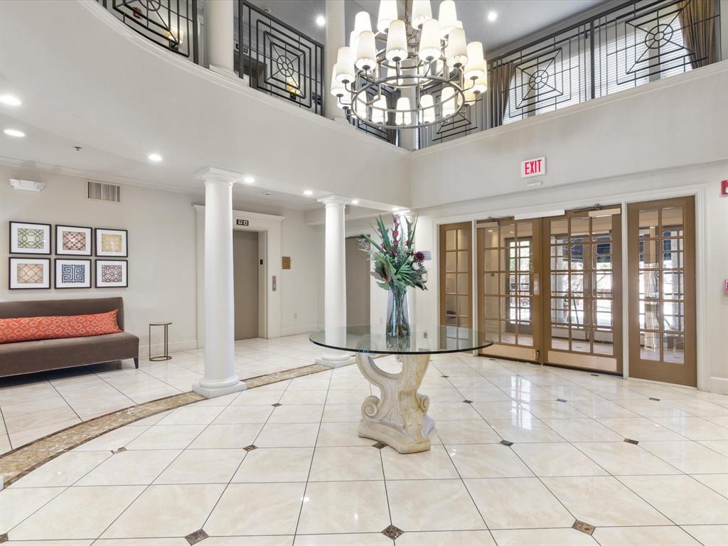 Wyndemere Condo - Residential