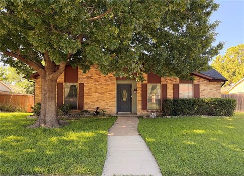 Photo of 332 Willow Springs Drive, Coppell, TX 75019 (MLS # 21321490)