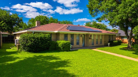 Photo of 1241 College Parkway, Lewisville, TX 75077 (MLS # 21419597)