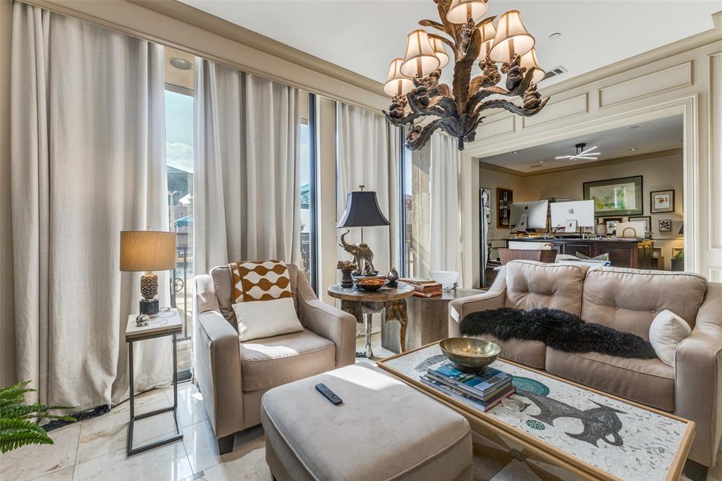 5909 Luther Lane 707