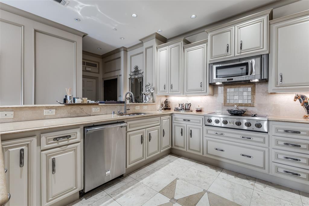 The Shelton Condo - Residential