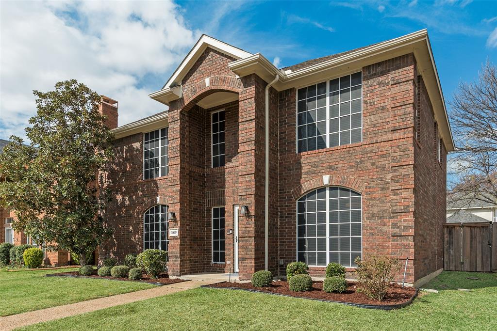 8809 Greenwood Trail