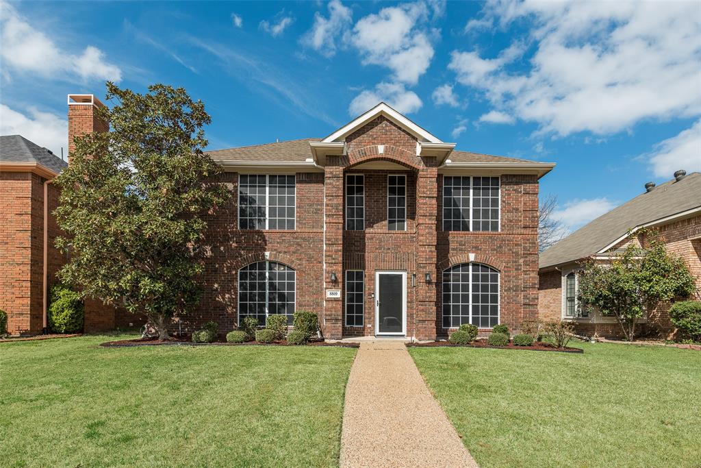 8809 Greenwood Trail