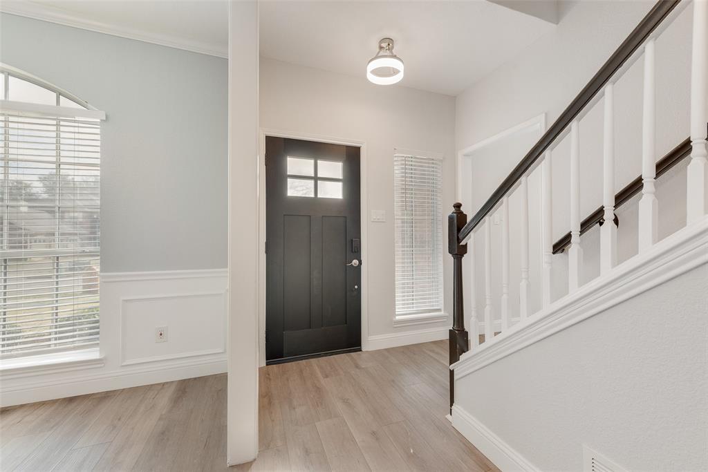 8809 Greenwood Trail