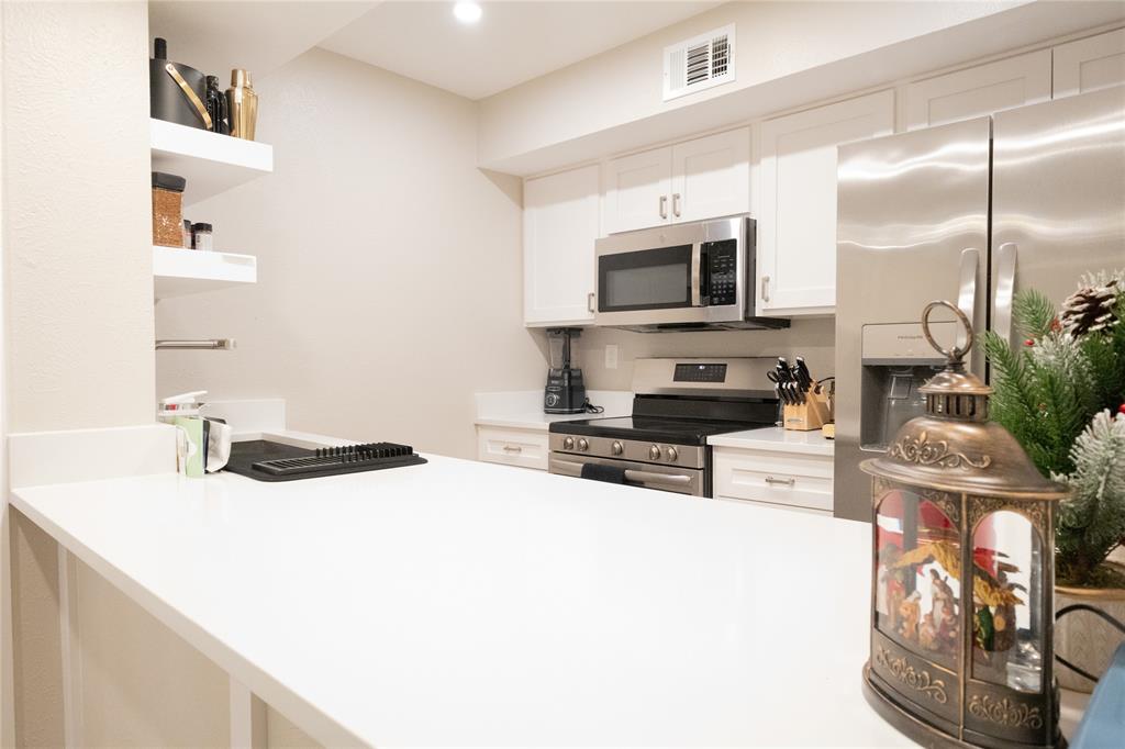 Cambridge Condo Ph 01 03 - Residential