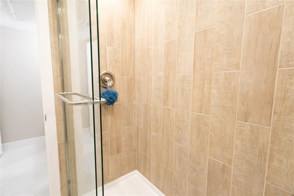 Cambridge Condo Ph 01 03 - Residential