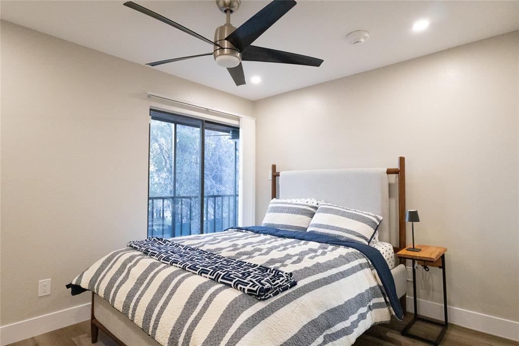 Cambridge Condo Ph 01 03 - Residential