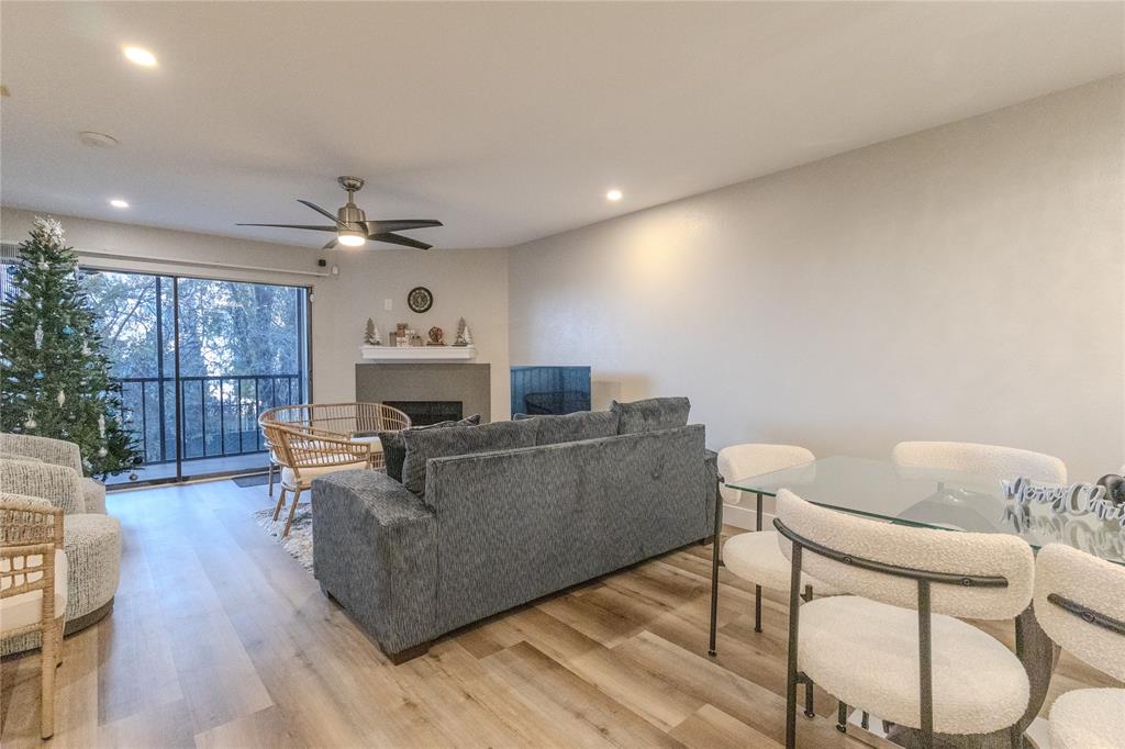 Cambridge Condo Ph 01 03 - Residential